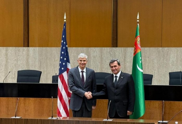 Türkmenistan bilen ABŞ-nyň arasynda syýasy geňeşmeler geçirildi Türkmenistan bilen ABŞ-nyň arasynda syýasy geňeşmeler geçirildi