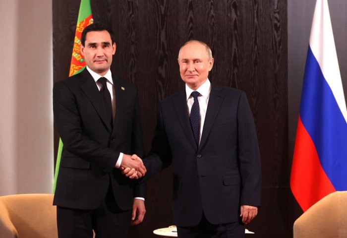 Президент Туркменистaнa поздрaвил Влaдимирa Путинa с победой на президентских выборaх