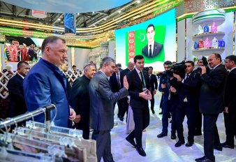 Gurbanguly Berdimuhamedov Visits Turkmenistan Pavilion at Russia Halal Expo
