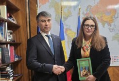 Türkmen diplomaty Rumyniýanyň DIM-niň Döwlet sekretary bilen duşuşdy