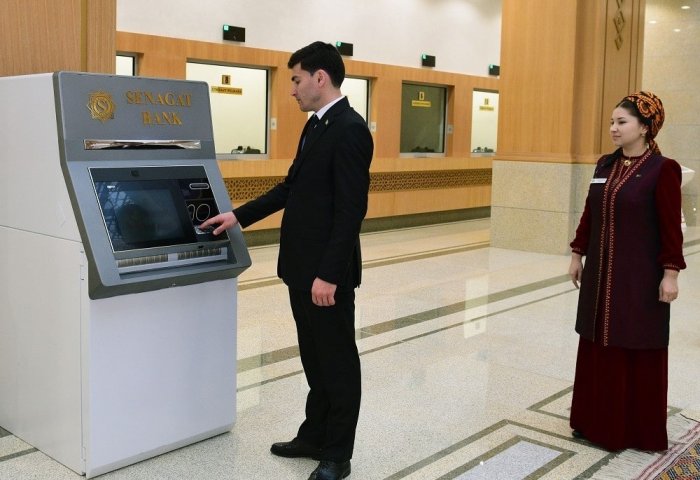 President Serdar Berdimuhamedov States Importance of Expanding Turkmen Banking Services
