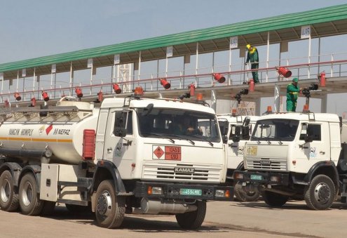 TDHÇMB-da duşenbe güni $26,5 millionlyk nebit-himiýa önümleri satyldy