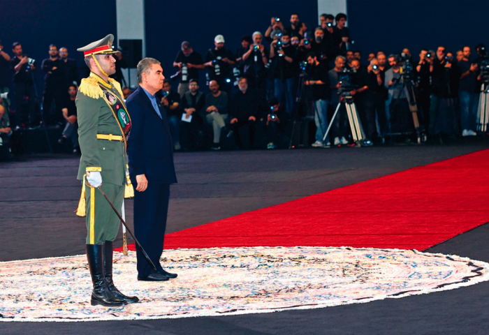 Gurbanguly Berdimuhamedow Eýranda Aýatolla Hameneýiniň hatyrasyna geçirilen matam çäresine gatnaşdy Gurbanguly Berdimuhamedow Eýranda Aýatolla Hameneýiniň hatyrasyna geçirilen matam çäresine gatnaşdy
