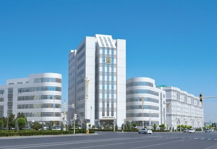 В Ашхабаде реконструируют улицу Анкара