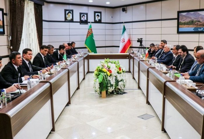 Türkmenistan bilen Eýran sebitara işewür hyzmatdaşlygy giňeltmegi maslahatlaşdy