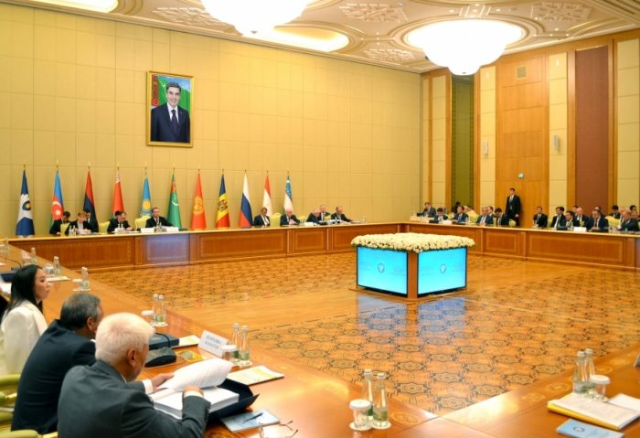 CIS Officials Sign 24 Documents at Ashgabat Economic Council Meeting