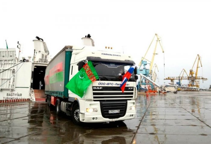Türkmenistan Astrahan bölgesine insani yardım gönderdi