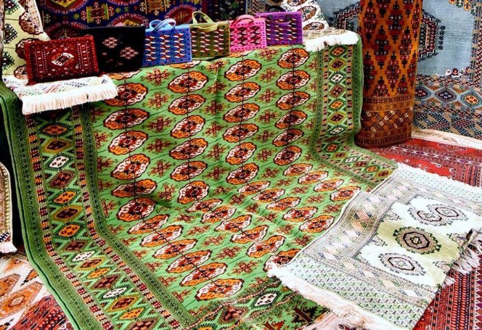 В Туркменистане увеличивается производство ковровых изделий