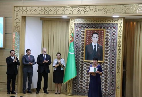 Raýatlygy bolmadyk adamlara Türkmenistanyň pasportyny gowşurmak dabarasy geçirildi