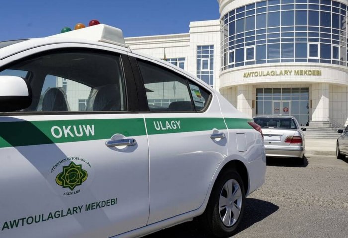 Türkmenistan’ın tüm vilayettlerinde sürücü eğitim pistleri inşa ediliyor