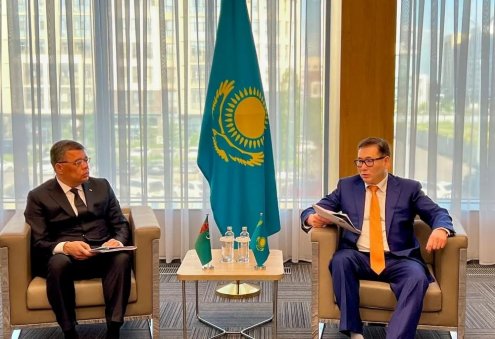 Туркменистан предложил Казахстану открыть торговые дома в приграничных регионах