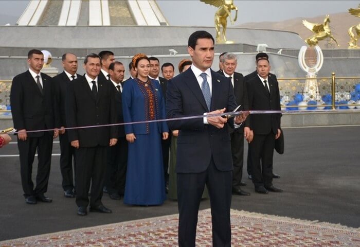 Президент Туркменистана принял участие в открытии города Аркадаг