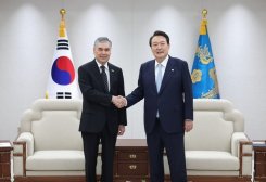 Gurbanguli Berdimuhamedov, Güney Kore Devlet Başkanı ile görüştü