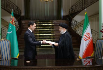 Turkmenistan, Iran Ink 10 Documents Aimed at Deepening Ties