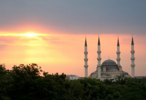 Türkmenistanda Garaşsyzlyk baýramy mynasybetli 1054 iş kesilen raýatyň günäsi geçildi