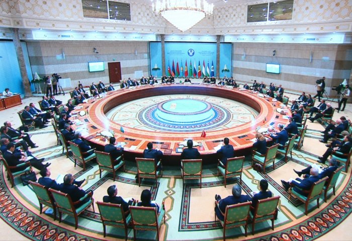 CIS Heads of State Mull Economic Cooperation in Ashgabat Meeting