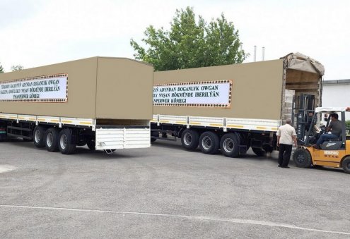 Türkmenistan’dan Afganistan’a 125 tonluk insani yardım paketi gönderildi