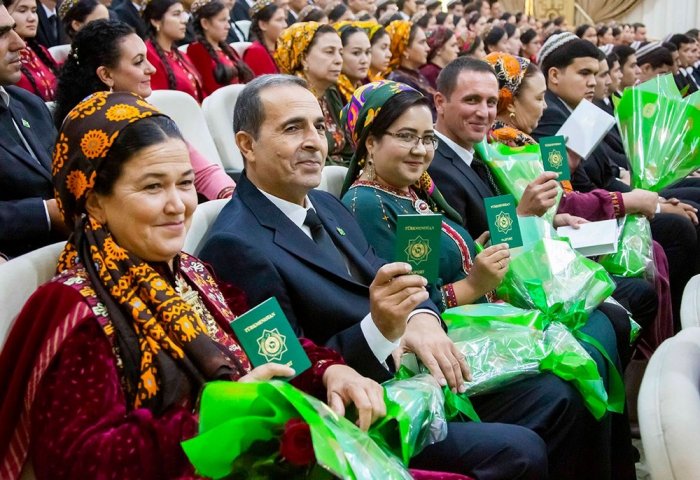 Turkmenistan Issues Passports to 1,146 New Citizens