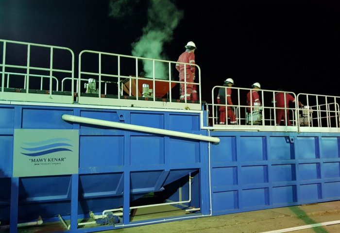 Mawy Kenar Cleans Oil Contaminated Soils on Caspian Coast