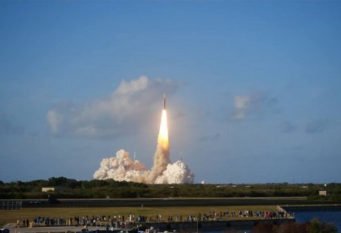 NASA отправила астронавтов к Луне впервые за полвека