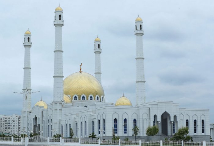 Türkmenistanyň Prezidenti Gadyr gijesi mynasybetli 514 sany raýatyň günäsini geçýär