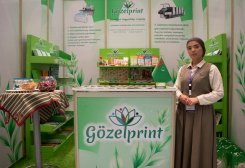 “Gözel Print” mekdep okuwçylary üçin kanselýariýa önümlerini hödürleýär
