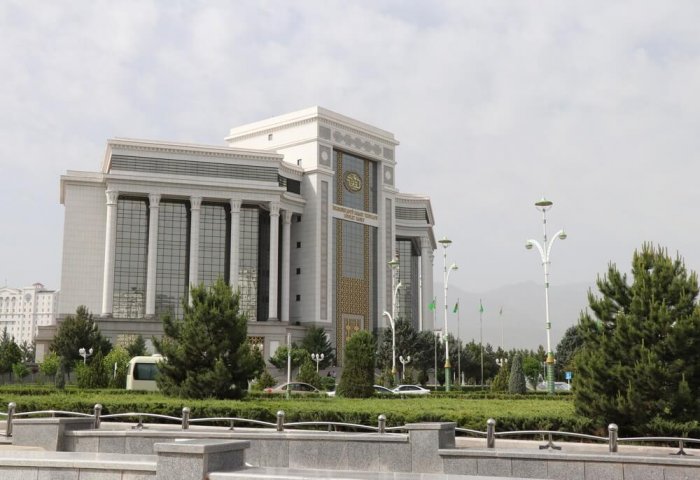 Türkmen banklarynyň bölüp beren karzlarynyň möçberi 85 milliard manada golaýlady