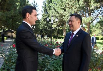 Turkmen, Kyrgyz Presidents Meet in Cholpon-Ata