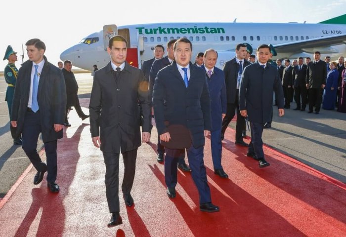 Turkmen President Arrives in Kazakhstan For State Visit