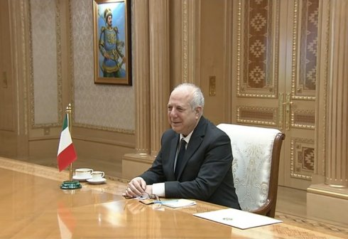 Serdar Berdimuhamedov Receives New Ambassadors of Italy, South Korea