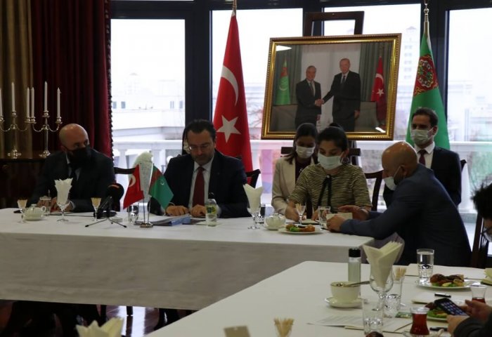 Турция работает над расширением медийного сотрудничества с Туркменистаном