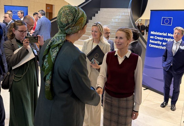 Türkmenistan ÝB bilen ulag we energetika ugurlarynda hyzmatdaşlygy ösdürmäge taýýar