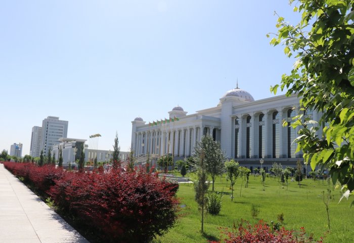 Turkmen President Replaces Two Vice-Premiers