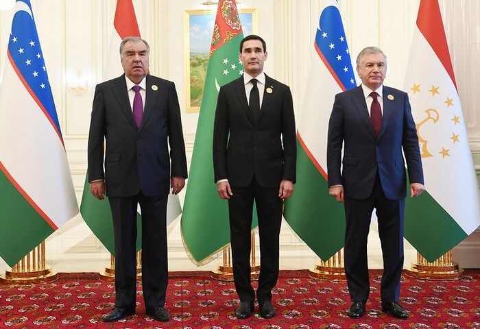 Ашхабад принял первый саммит глав государств Туркменистана, Таджикистана и Узбекистана