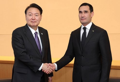 Serdar Berdimuhamedov Meets With South Korean President in Ashgabat