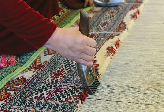 Turkmen Enterprise Produces 3,029 sqm of Hand-Made Carpet Products