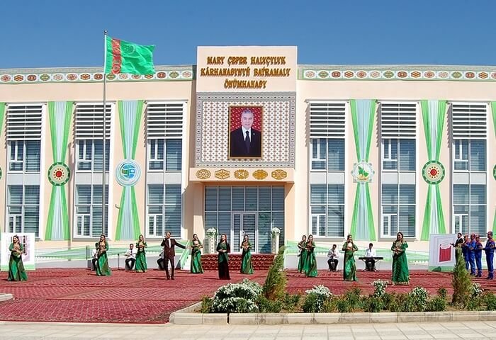 New Carpet Workshop, Residential Buildings Open in Turkmenistan’s Mary Velayat