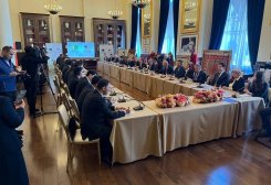 Türkmenistan we ABŞ maýa goýum hyzmatdaşlygyny giňeltmegi maslahatlaşdylar