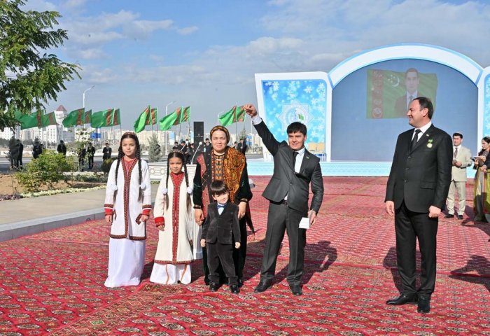 Aşgabat şäherinde täze ýaşaýyş jaýlary ulanmaga berildi Aşgabat şäherinde täze ýaşaýyş jaýlary ulanmaga berildi