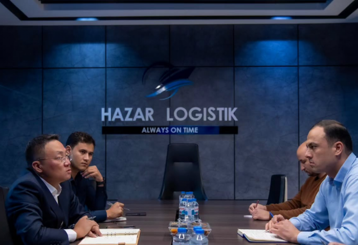 “Hazar Logistik” hytaý kompaniýasy bilen logistika pudagyndaky hyzmatdaşlygy maslahatlaşdy