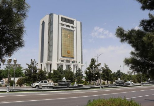 Türkmen banklarynyň bölüp beren karzlarynyň möçberi 82,4 milliard manatdan geçdi