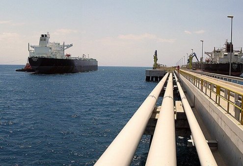 Türkmenistan bilen Gazagystan Bakudan üstaşyr 2,6 mln tonna nebit geçirdi