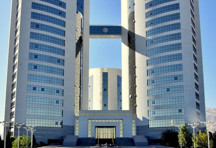Turkmen Leader Considers Measures to Prevent COVID-19, Support Economy
