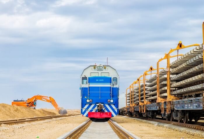 Akina-Andhoy demiryolu hattının inşaati yeniden başladı