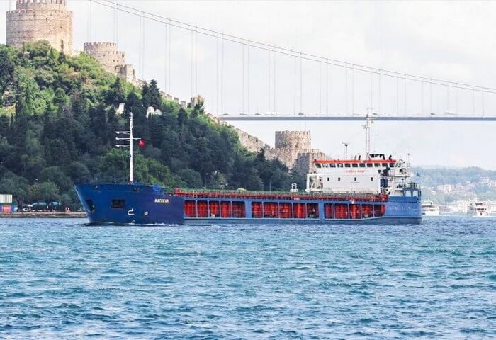 Azerbaycan gemisi, Türkmenistan’da üretilen üreyi Bulgaristan’a taşıyor