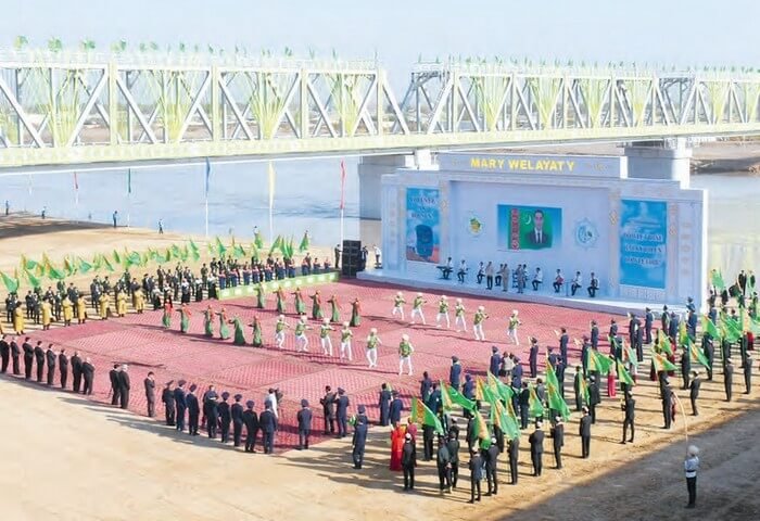 Türkmenistan’da Garagum Nehri’nın üzerinden geçen yeni demiryolu köprüsü hizmete açıldı