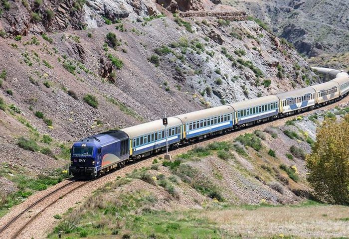 Eýran demir ýol kompaniýasy Maşat — Mary gatnawyny ýola goýar