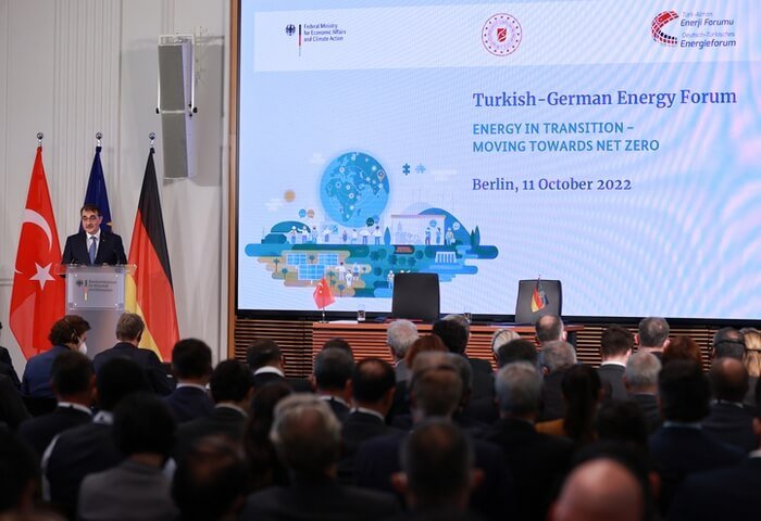 Türkiye Ready to Transit Turkmen Natural Gas: Energy Minister