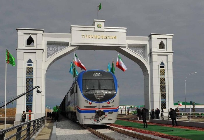 Посол Ирана высказал необходимость расширения экономического сотрудничества с Туркменистаном