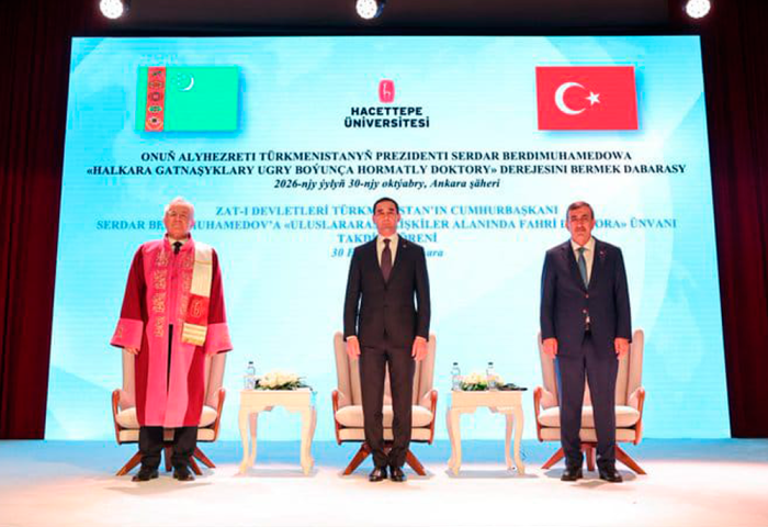 Türkmenistanyň Prezidentine Hajettepe uniwersitetiniň halkara gatnaşyklaryň hormatly doktory derejesi berildi